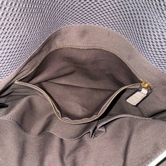 G.I.L.I. Cream Shoulder Bag with Flap Closure and Tassel - Picture 9 of 12